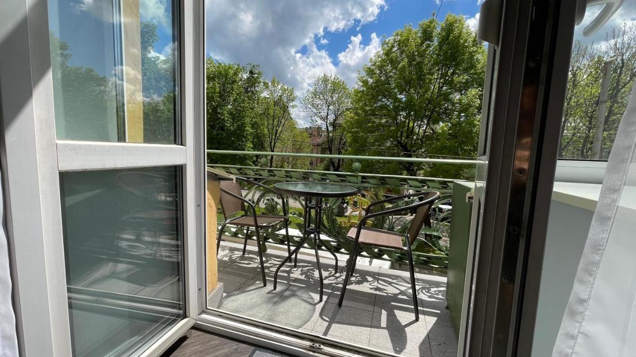 Asao-Apartments Walking Center Zone Лвив Екстериор снимка
