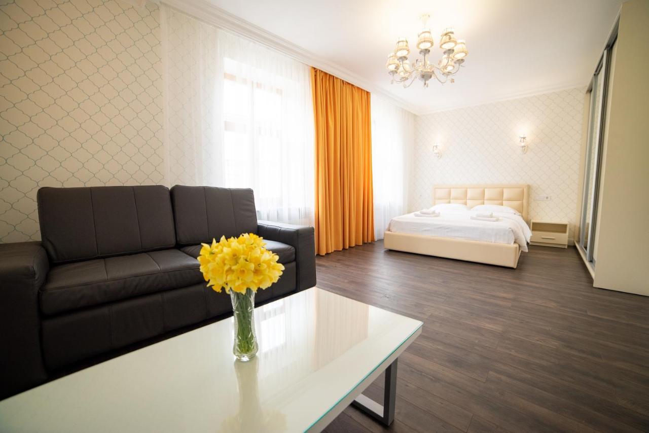 Asao-Apartments Walking Center Zone Лвив Екстериор снимка