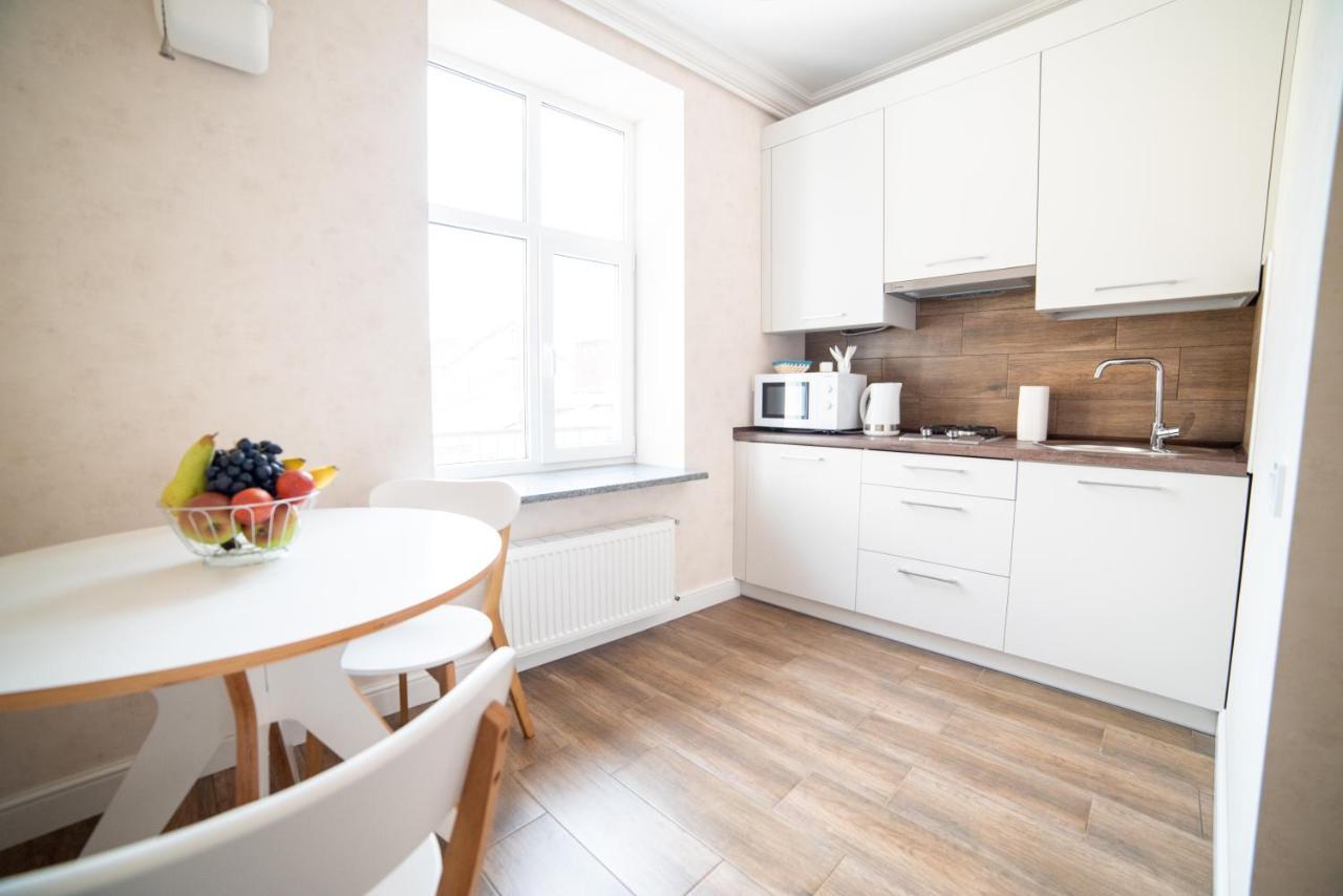 Asao-Apartments Walking Center Zone Лвив Екстериор снимка