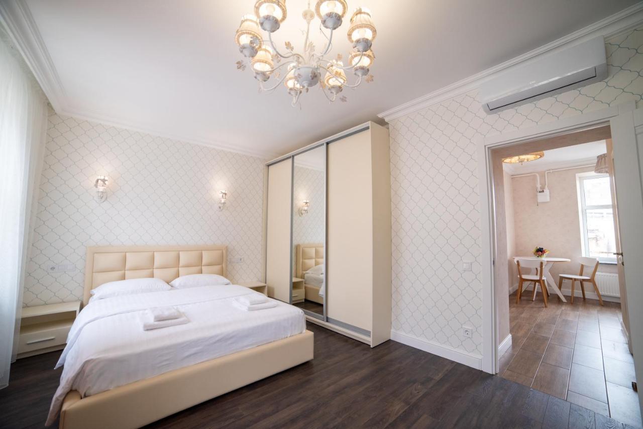 Asao-Apartments Walking Center Zone Лвив Екстериор снимка