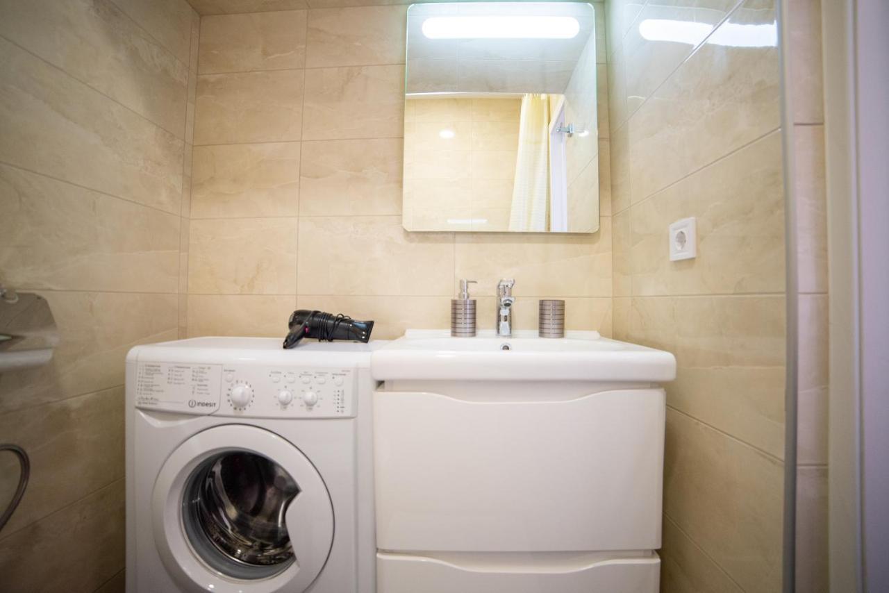 Asao-Apartments Walking Center Zone Лвив Екстериор снимка
