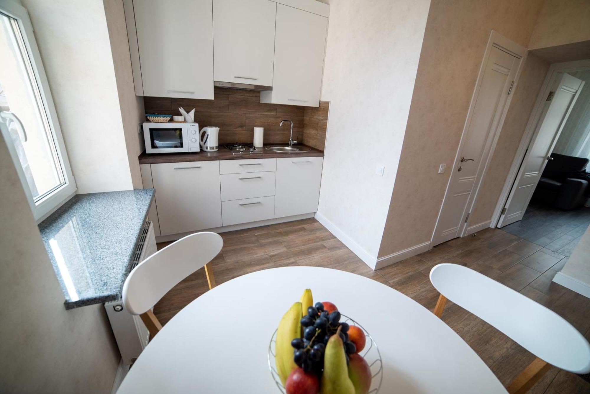 Asao-Apartments Walking Center Zone Лвив Стая снимка