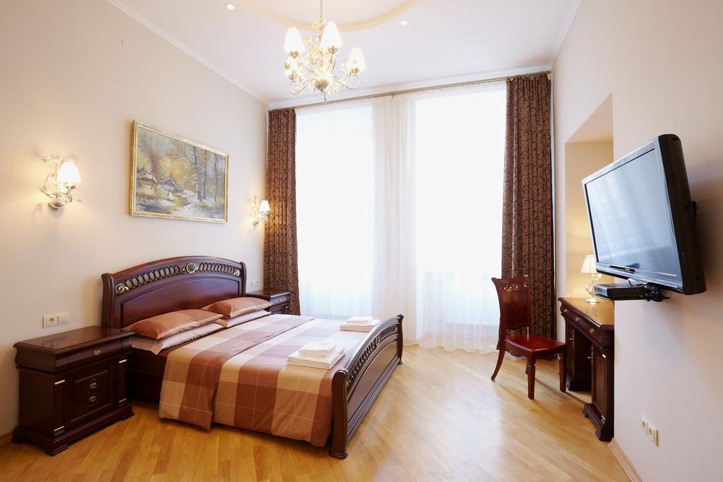Asao-Apartments Walking Center Zone Лвив Стая снимка