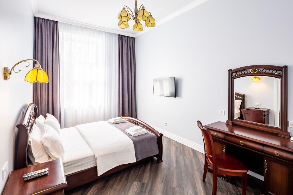 Asao-Apartments Walking Center Zone Лвив Екстериор снимка