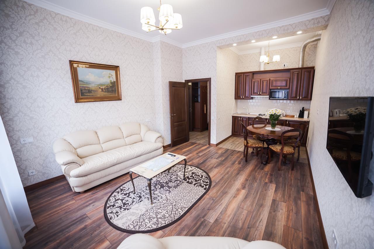 Asao-Apartments Walking Center Zone Лвив Екстериор снимка