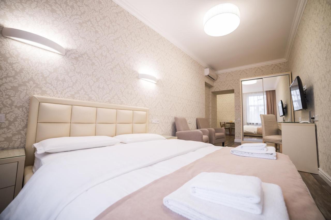 Asao-Apartments Walking Center Zone Лвив Екстериор снимка