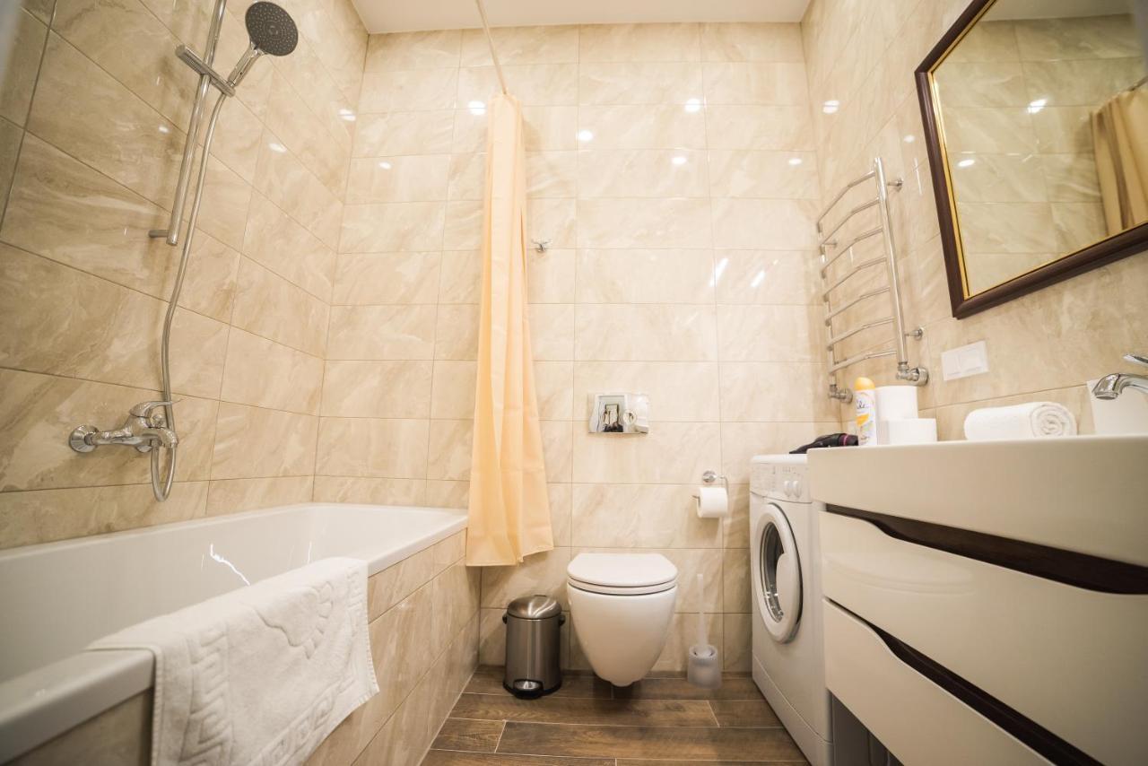 Asao-Apartments Walking Center Zone Лвив Екстериор снимка